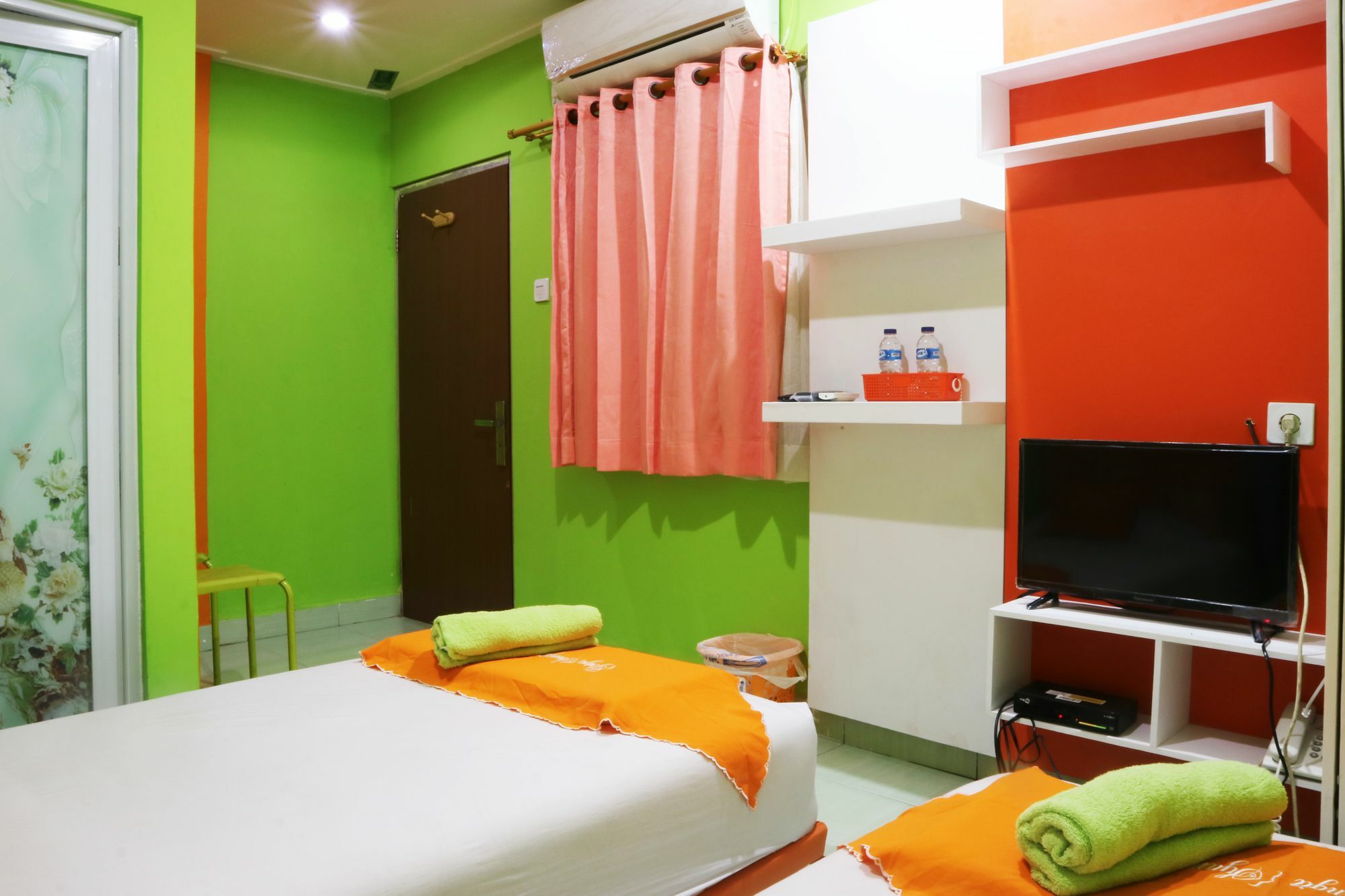Seungit Syariah Inn Tebet Mitra Reddoorz Jakarta Exterior foto